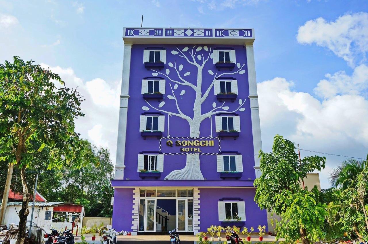 Q Songchi Hotel Chi Khu Co Ong ภายนอก รูปภาพ