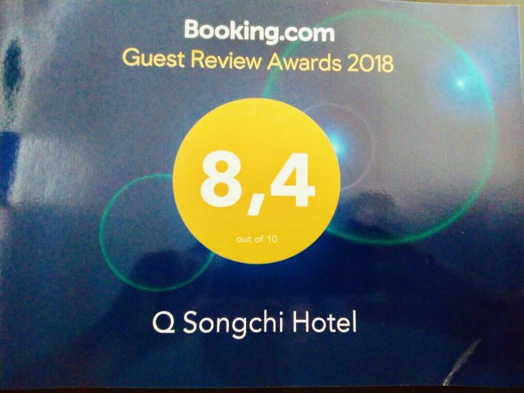 Q Songchi Hotel Chi Khu Co Ong ภายนอก รูปภาพ